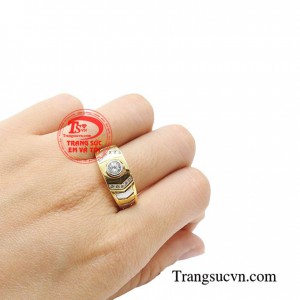 Nhẫn vàng tây đẳng cấp với đường nét chế tác độc đáo đang là dòng sản phẩm bán chạy nhất hiện nay