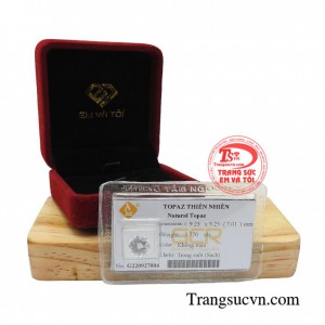 Viên đá Topaz may mắn