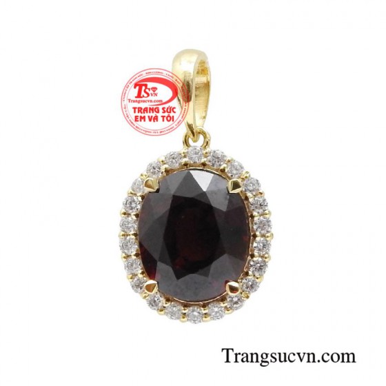 Mặt dây granat sang trọng