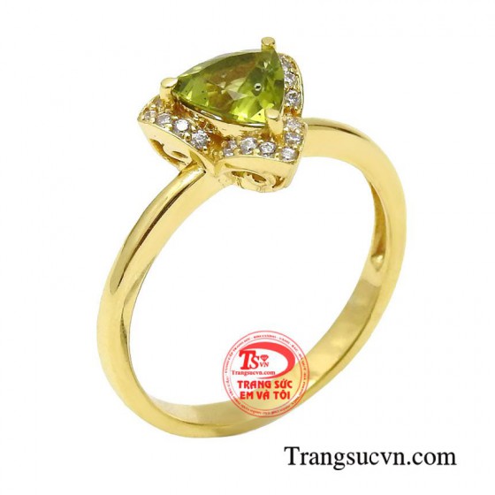 Nhẫn peridot tinh tế