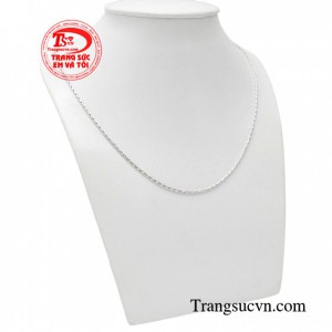 Chỉ với một chiếc dây chuyền nhỏ xinh thôi cũng đủ khiến cho phái nữ thêm phần cuốn hút và tự tin