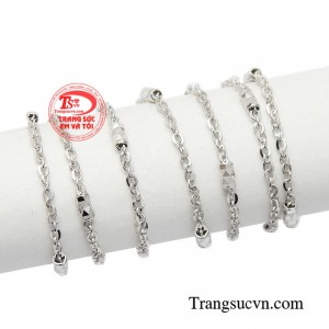 Dù là cô gái cá tính hay phụ nữ quyền lực, người hướng ngoại hay một tín đồ thích sống nội tâm. 