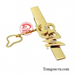 Kẹp caravat kim cương lịch lãm là phụ kiện tạo nên sự lịch lãm, chỉn chu bạn nên kết hợp với bộ vest sang trọng trong những sự kiện đòi hỏi sự trang trọng cần thiết