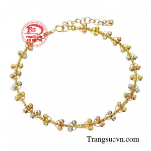 Lắc bi vàng tiểu thư giúp bạn nhấn nhá thêm chút kiêu sa.