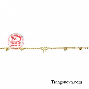 Lắc chân duyên dáng  điểm xuyến họa tiết xinh xắn giúp đôi chân của các cô nàng thêm nổi bật và nữ tính