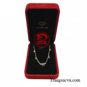 Lắc chân duyên dáng với thiết kế nổi bật tinh tế và nhẹ nhàng chắc chắn là sự lựa chọn hoàn hảo