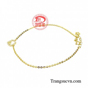 Sản phẩm được thiết kế kiểu dáng độc đáo hiện đang là xu hướng thời trang hiện đại giúp mọi cô gái trở nên tự tin, vui vẻ hơn