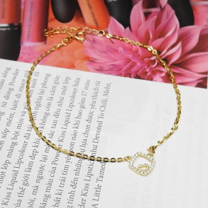 Lắc chân phong cách mang đến sự tự tin cho mỗi bước chân của người con gái dù ở đâu hay diện bất kì loại trang phục nào