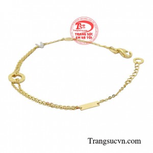 Mỗi chị em nên có cho mình một chiếc lắc tay xinh xắn để giúp mình luôn tươi trẻ, tự tin và hạnh phúc