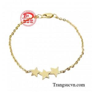 Lắc tay nữ ngôi sao may mắn là thứ không thể thiếu đối với các cô gái. 