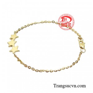 Đối với phái đẹp, có rất nhiều phụ kiện giúp họ trở nên nổi bật, trong đó lắc đeo tay là thứ luôn được các cô nàng chú trọng lựa chọn.