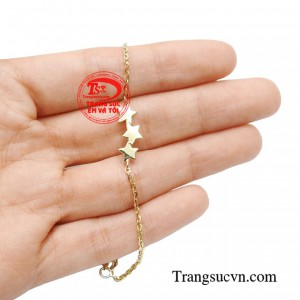 Trông chúng rất tinh tế và khi lên tay làm cho cổ tay các nàng trở nên mềm mại hơn.