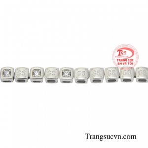 Và khi đó, món trang sức này sẽ giúp bạn phát huy vẻ đẹp tiềm ẩn bên trong.