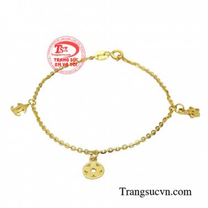 Lắc tay vàng kiều diễm với thiết kế độc đáo và vô cùng ấn tượng khiến các chị em đều muốn sở hữu