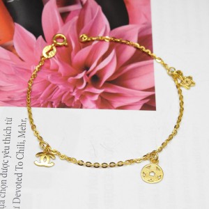 Lắc tay vàng kiều diễm với thiết kế độc đáo và vô cùng ấn tượng khiến các chị em đều muốn sở hữu