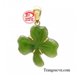 Mặt dây cẩm thạch may mắn không chỉ mang vẻ đẹp tuyệt vời mà được xếp vào hàng đá quý bậc nhất.