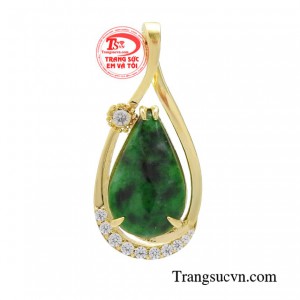 Mặt dây cẩm thạch sang trọng có tác động tích cực đến không chỉ sức khỏe mà cả sự thịnh vượng của chủ nhân.