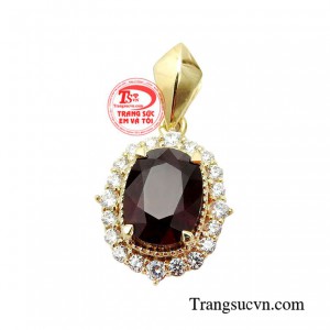 Ẩn chứa sâu trong garnat là nguồn năng lượng mạnh mẽ, đam mê, nhiệt huyết  và sự thu hút đến vô cùng tận.