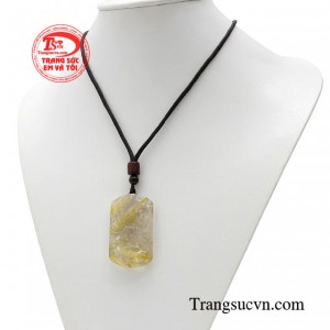 Khi đặt thạch anh tóc vàng gần vùng thái dương sẽ giúp tăng cường trí nhớ, sự thông tuệ, sáng suốt, phát huy khả năng tư duy và sáng tạo. 