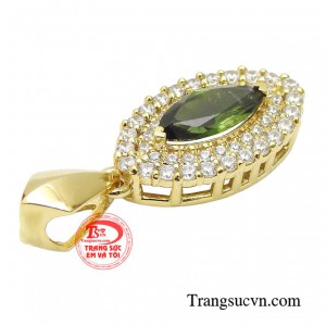 Tự tạo dựng vương miện cho chính mình qua món trang sức để trang hoàng cho vẻ đẹp bản thân.