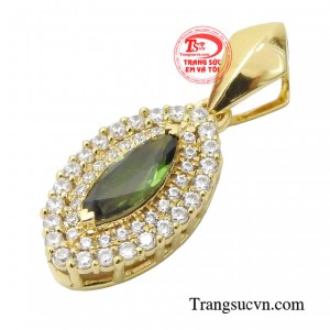 Và trong mọi hoàn cảnh, các chị em hãy tìm đến trang sức như một trợ thủ đắc lực cho phong cách.