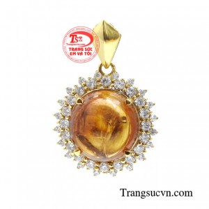 Mặt dây tourmaline duyên dáng với vô vàn cách biến tấu khác nhau từ món trang sức
