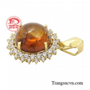 Người phụ nữ thông minh luôn biết cách tạo niềm vui cho mình.