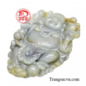 Đeo trang sức phật di lặc với mong muốn cho việc kinh doanh được thuận lợi, làm ăn ngày càng phát đạt.