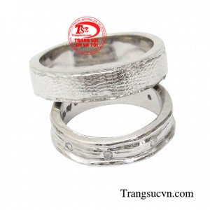 Chính vì thế mà những ý tưởng nhẫn cưới thô cũng được rất nhiều cặp đôi lựa chọn