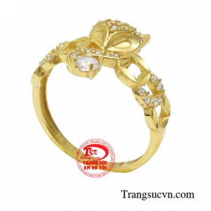 Một món đồ trang sức giúp bạn tôn lên đôi tay xinh xắn, đáng yêu