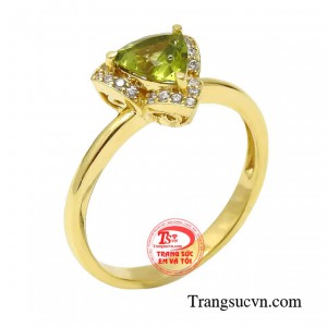 Nhẫn peridot tinh tế