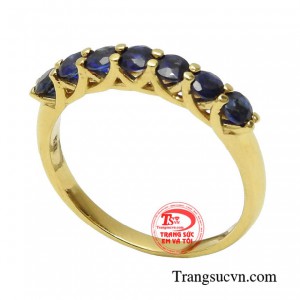 Sapphire xanh là loại đá quý của lòng trung thành và chữa lành tâm hồn.