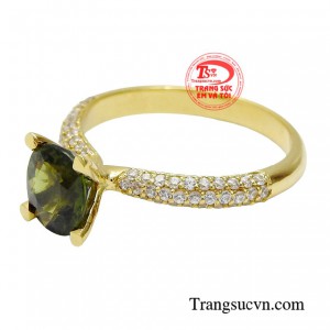 Chiếc nhẫn mang đến sự kiêu hãnh và là điểm nhấn nổi bật cho phái đẹp.