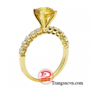 Nhẫn sapphire quý cô chứng tỏ sức hút mạnh mẽ, khiến nhiều cô nàng mê mẩn.