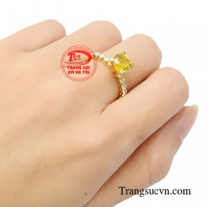 Đây chắn chắn là món phụ kiện bạn nên có trong tủ đồ của mình.