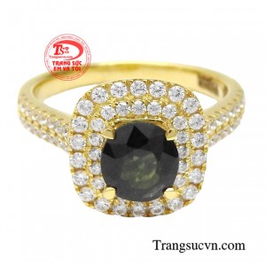 Thiết kế nhẫn sapphire quý phái sẽ là lựa chọn tuyệt vời.