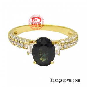 Hiện thân của vẻ đẹp thời thượng, thiết kế nhẫn giúp bạn tôn lên phong cách thời trang quyến rũ.