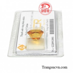 Viên thạch anh vàng đại cát tượng trưng cho sự giàu có và thịnh vượng sẽ giúp người đeo thu hút tài lộc