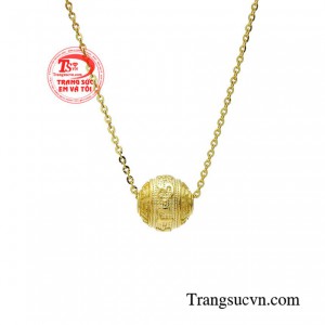 Ngoài ra, trang sức charm vàng còn là một món quà tuyệt vời để tặng cho người thân yêu hoặc người bạn quan tâm. 