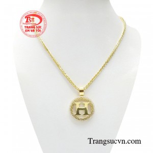 Bộ dây chuyền phong cách thời trang góp phần không nhỏ trong việc thay đổi diện mạo của một người. 