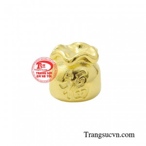 Charm vàng túi tiền chế tác tinh xảo từ vàng 10k tạo được độ bền cho sản phẩm. 