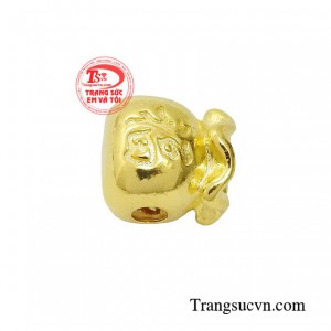 Hơn cả một loại trang sức đơn thuần, Charm vàng còn là thứ thể hiện tính cách của người đeo, sở thích cũng như gu thẩm mỹ