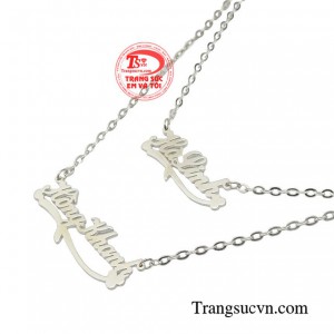 Cũng như giúp cải thiện thêm phần diện mạo cho người đeo.