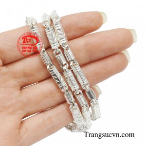 Sản phẩm đem đến sự tự tin, phong độ cũng như bản lĩnh của người đeo.