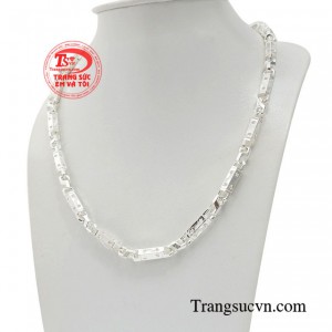 Nhờ sự kết hợp của món phụ kiện phù hợp mà đã góp phần tạo ra những phong cách thời trang riêng dành cho nam giới. 