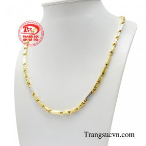 Khẳng định phong cách thời trang và làm bật lên vẻ đẹp nam tính, chuẩn chất quý ông. 