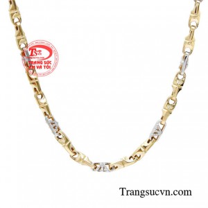 Bạn hoàn toàn có thể làm mới mình để cảm nhận thêm những nguồn năng lượng mới trong cuộc sống với chiếc dây chuyền phong cách bản lĩnh.