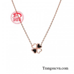 Chẳng những vậy với thiết kế cỏ 4 lá sẽ đem lại may mắn tới cho bạn. 