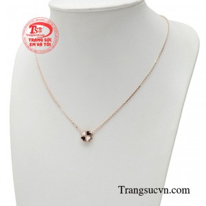 Một chi tiết nhỏ thôi cũng đủ gây thương nhớ đối với người khác phái. 