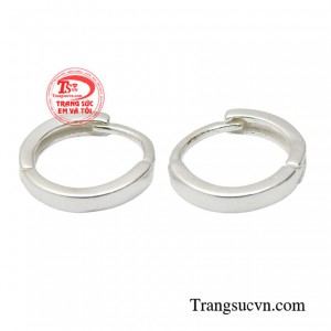 Hoa tai bạc cao cấp không sang chảnh như những mẫu bông tai đính đá